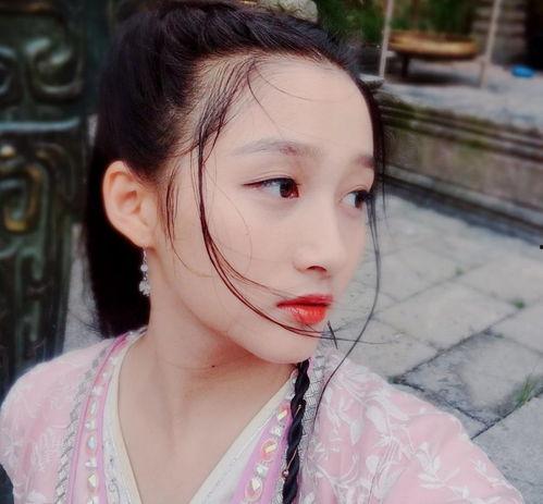 梁云菲吃瓜,揭秘娱乐圈幕后故事