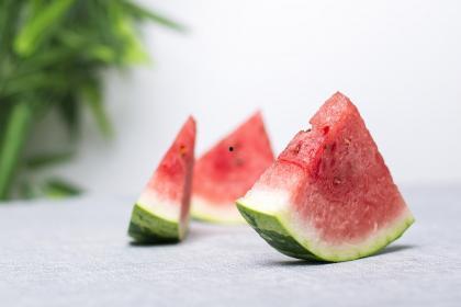 梦见吃西瓜分瓜,揭秘吃西瓜分瓜的寓意与象征