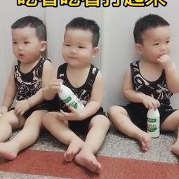 男童吃瓜的视频,小男孩的欢乐吃瓜时光